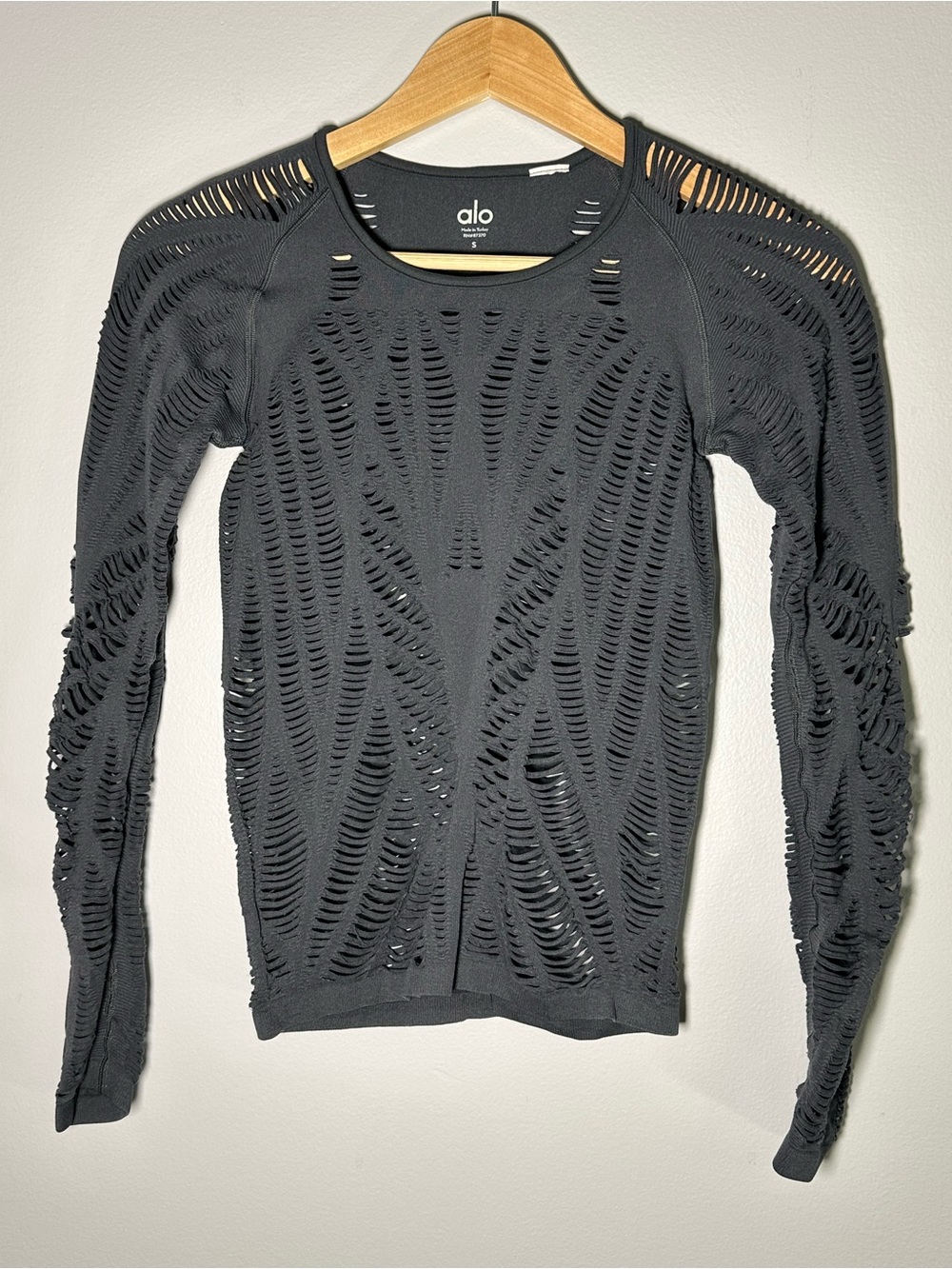ALO Yoga Vixen Fitted Long-Sleeve Athletic Top Small